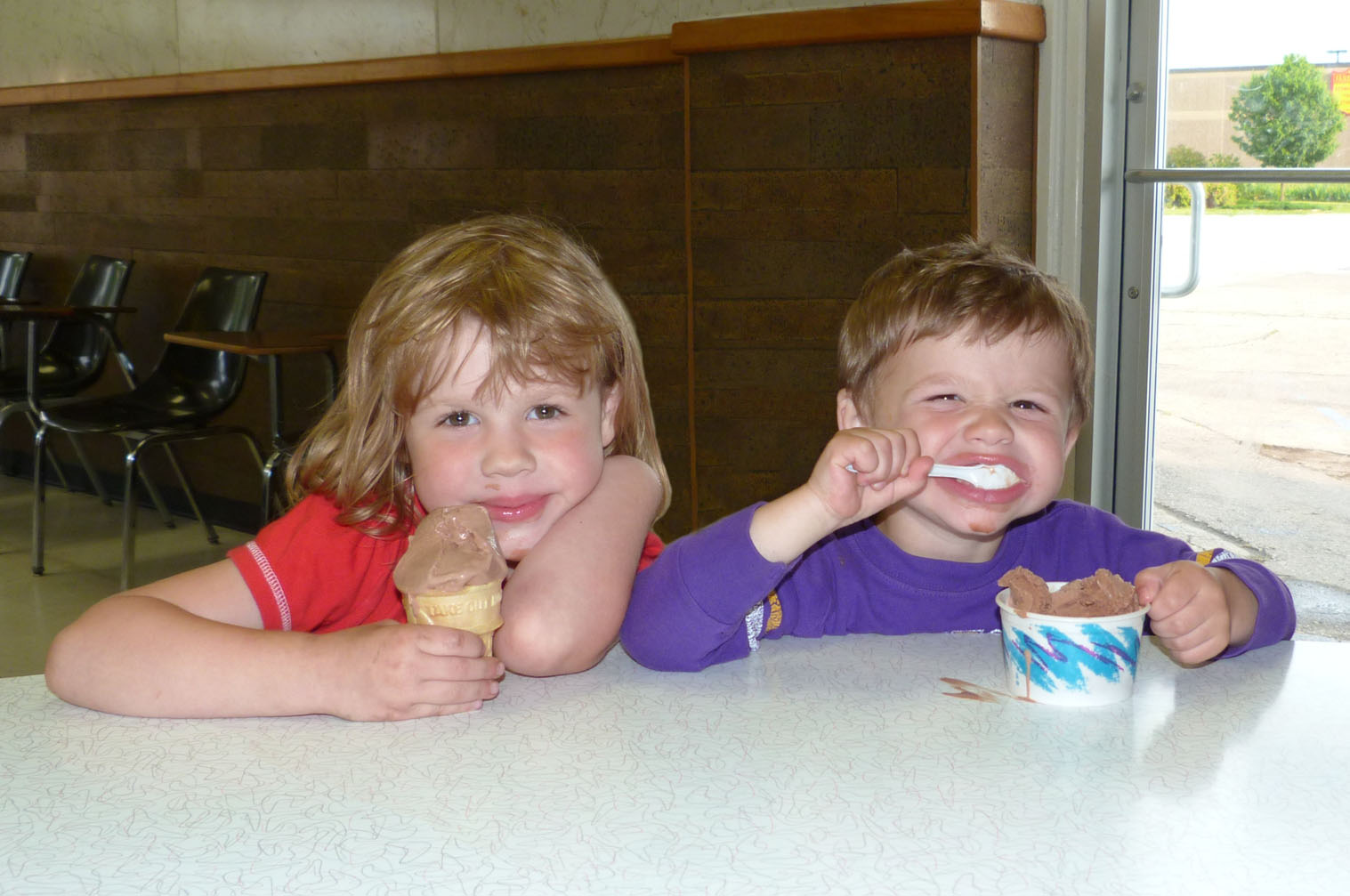 Kids enjoying ice cream at Birdsalls.